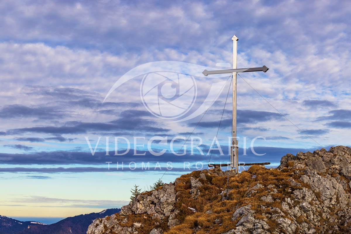 Summit-Crosses-960.jpg