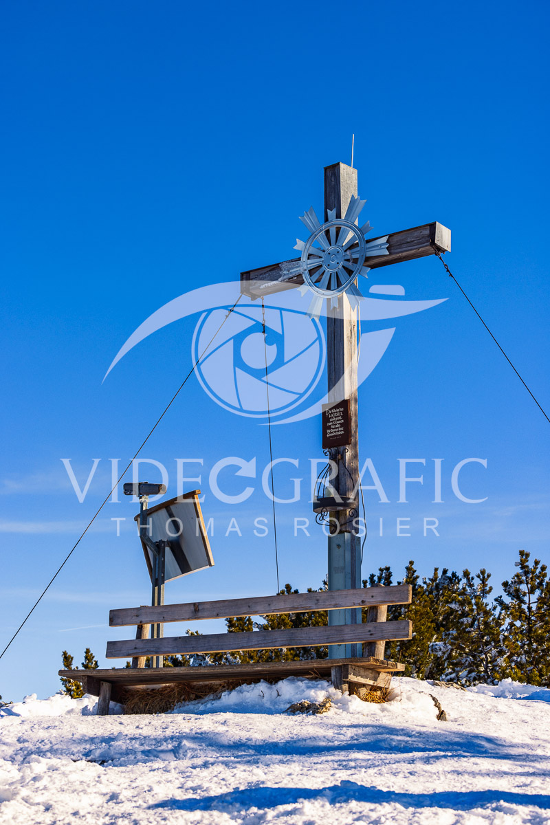 Summit-Crosses-964.jpg