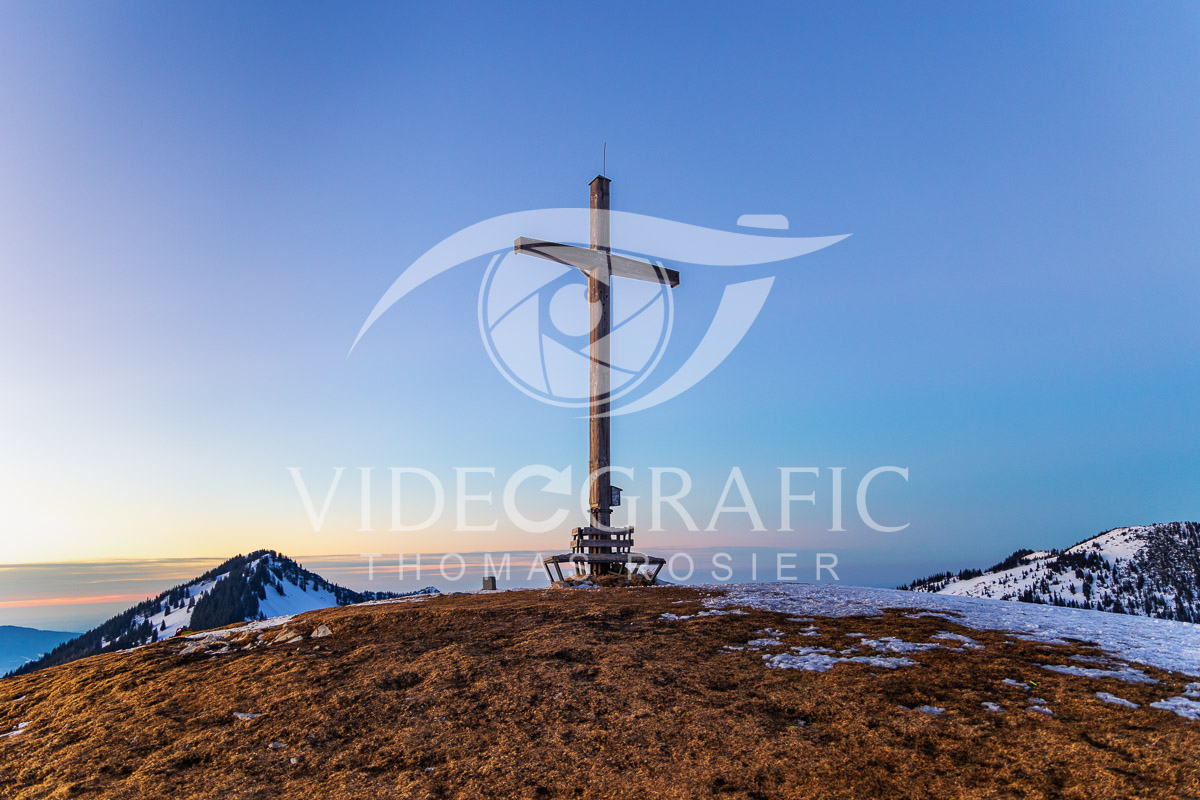 Summit-Crosses-966.jpg