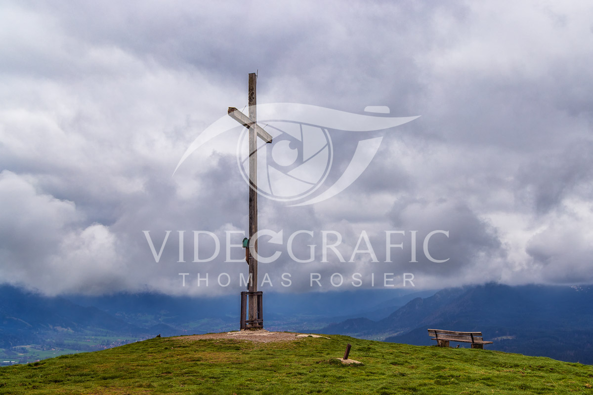 Summit-Crosses-968.jpg