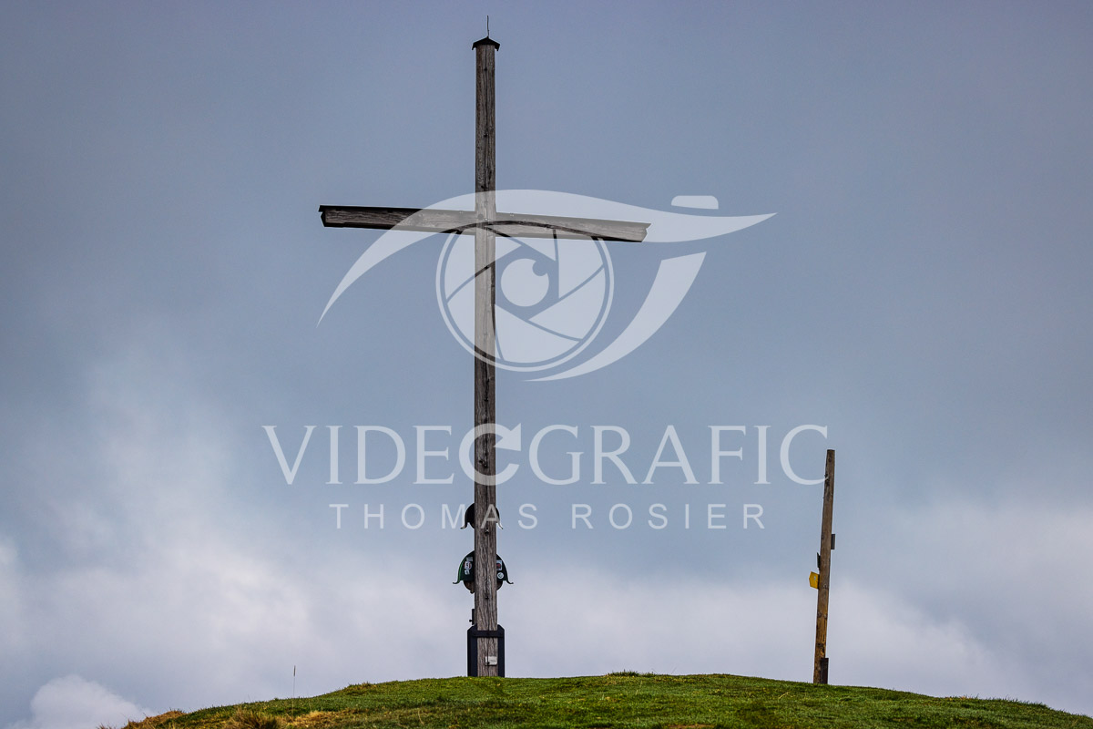 Summit-Crosses-969.jpg