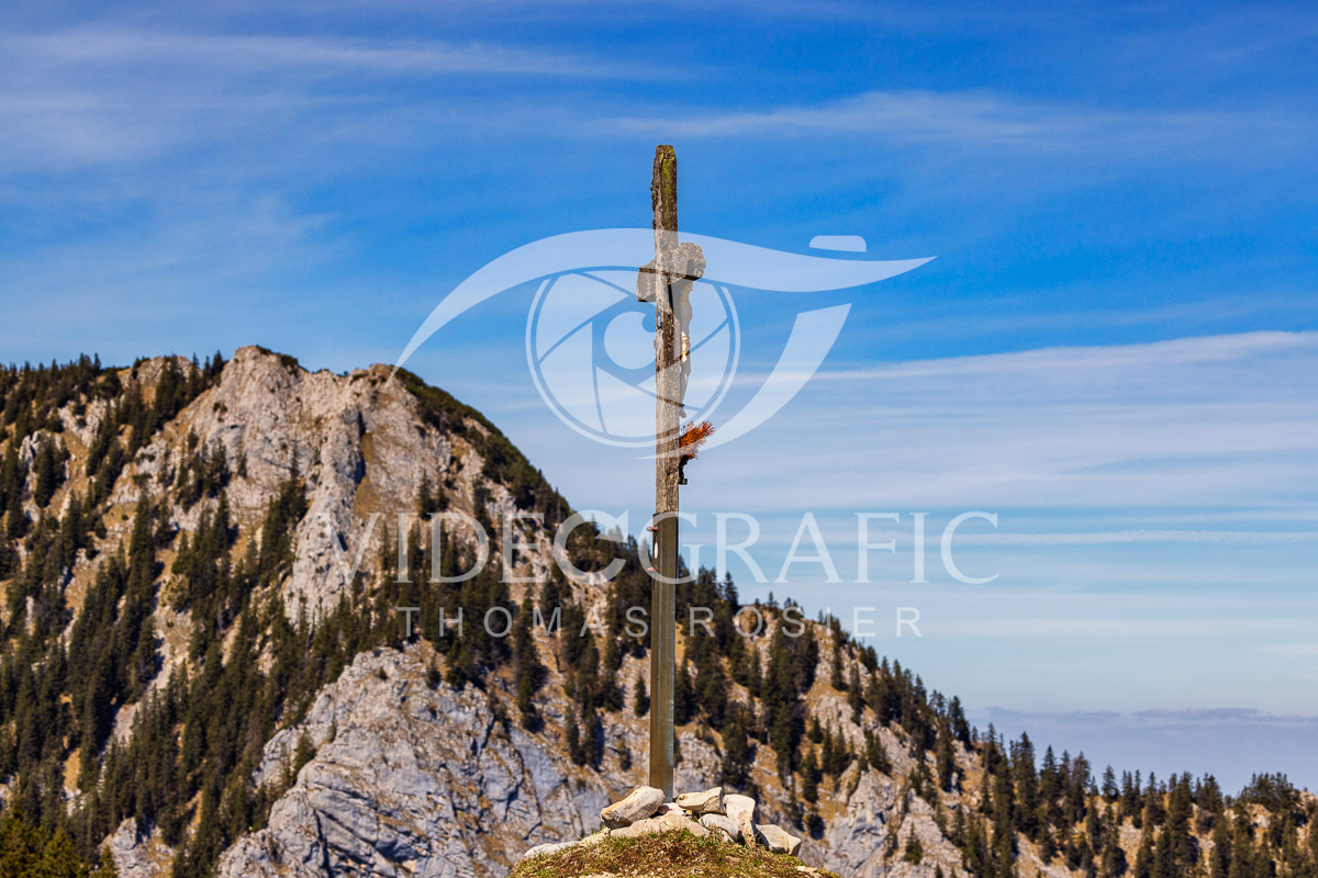 Summit-Crosses-970.jpg