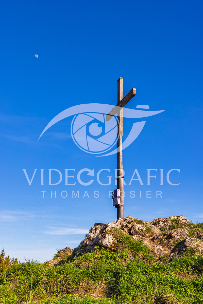 Summit-Crosses-975.jpg