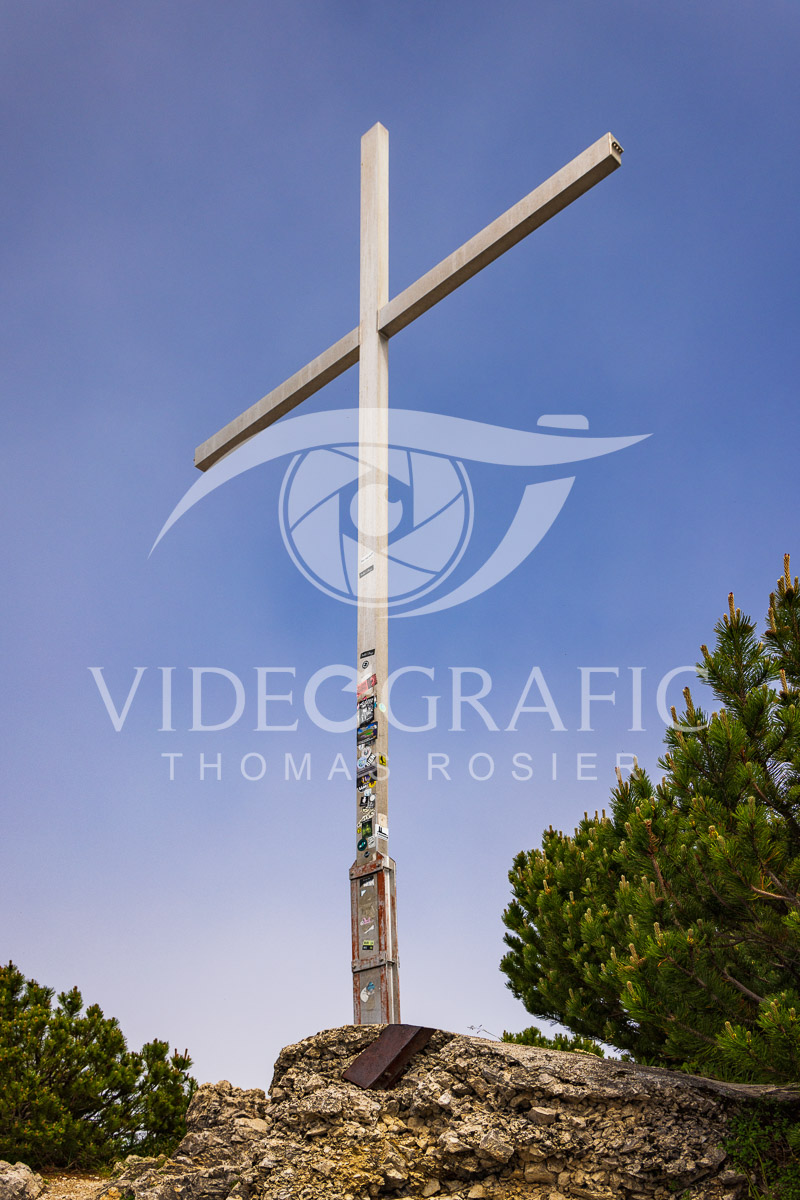 Summit-Crosses-981.jpg