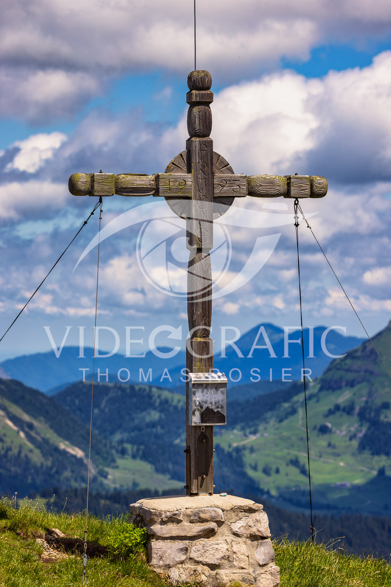 Summit-Crosses-983.jpg