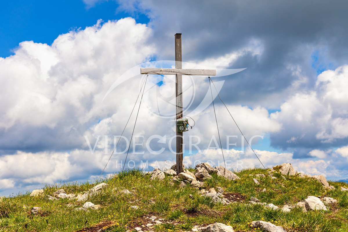 Summit-Crosses-985.jpg