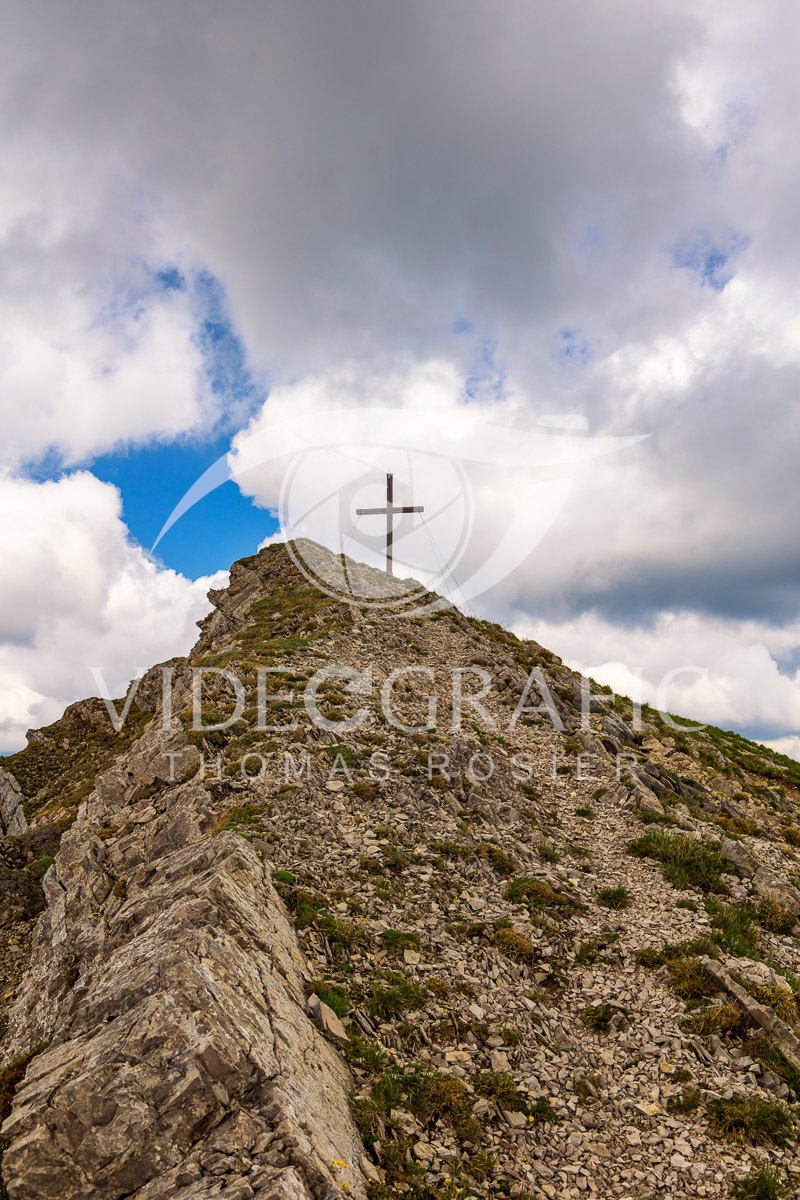 Summit-Crosses-988.jpg