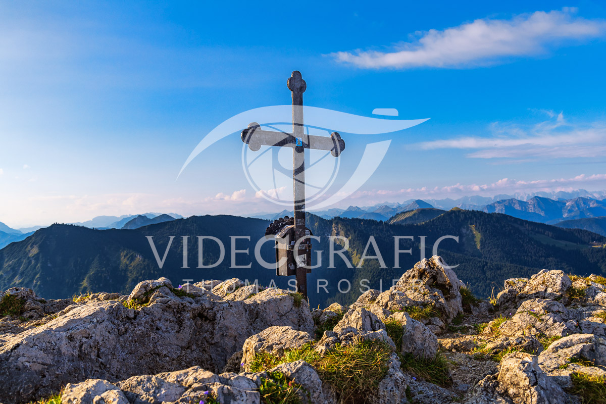 Summit-Crosses-995.jpg