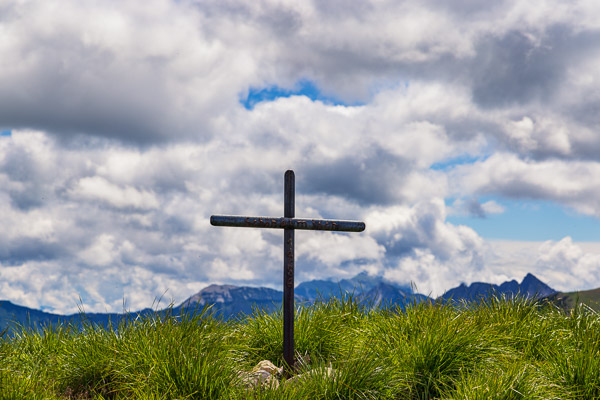 Summit Crosses 290 Summit-Crosses-290.jpg