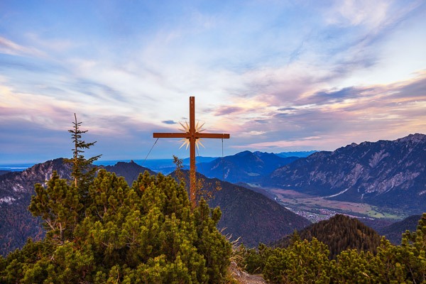 Summit Crosses 373 Summit-Crosses-373.jpg