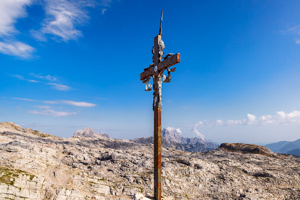 Summit Crosses 592 Summit-Crosses-592.jpg