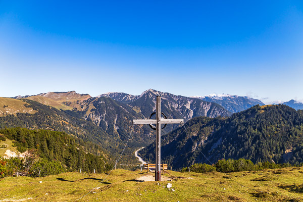 Summit Crosses 613 Summit-Crosses-613.jpg