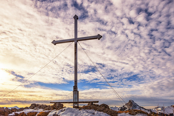 Summit Crosses 633 Summit-Crosses-633.jpg
