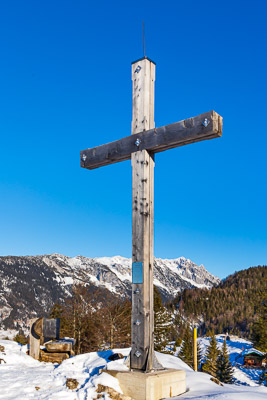 Summit Crosses 636 Summit-Crosses-636.jpg