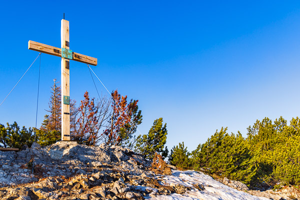 Summit Crosses 647 Summit-Crosses-647.jpg
