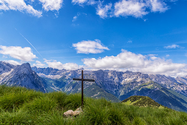 Summit Crosses 660 Summit-Crosses-660.jpg