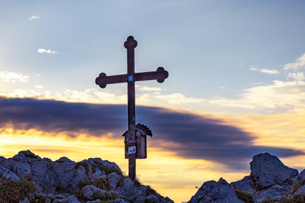 Summit Crosses 677 Summit-Crosses-677.jpg