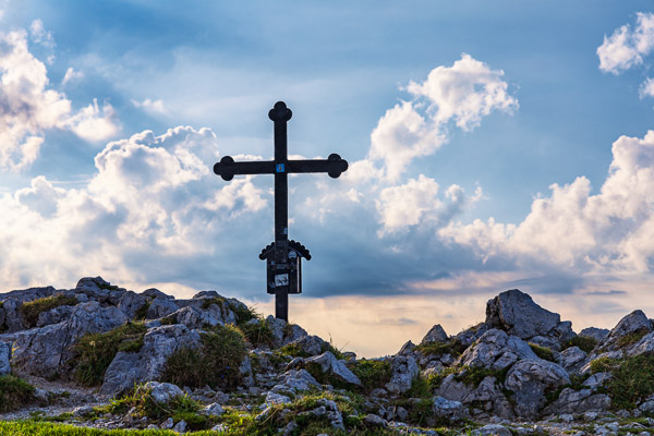 Summit Crosses 678 Summit-Crosses-678.jpg