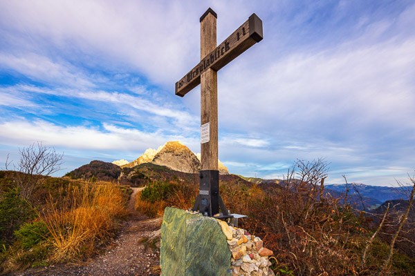 Summit Crosses 684 Summit-Crosses-684.jpg