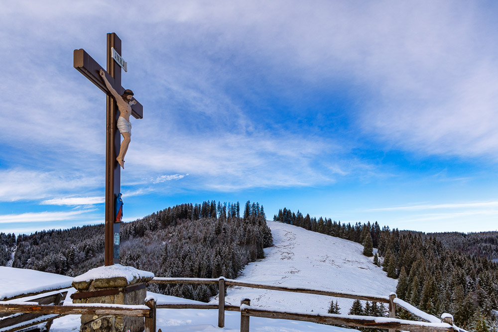 Summit Crosses 699 Summit-Crosses-699.jpg