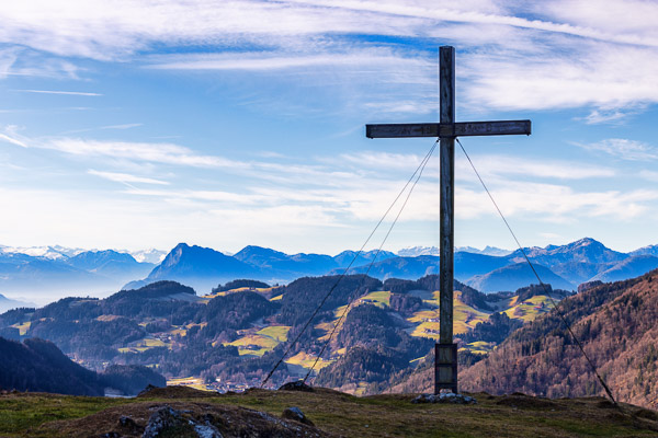 Summit-Crosses-736.jpg
