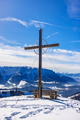 Summit-Crosses-768.jpg