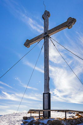 Summit-Crosses-820.jpg