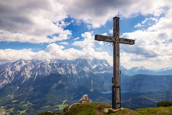 Summit-Crosses-831.jpg