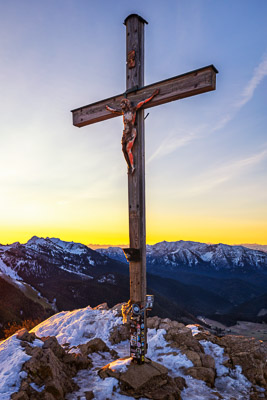 Summit-Crosses-850.jpg