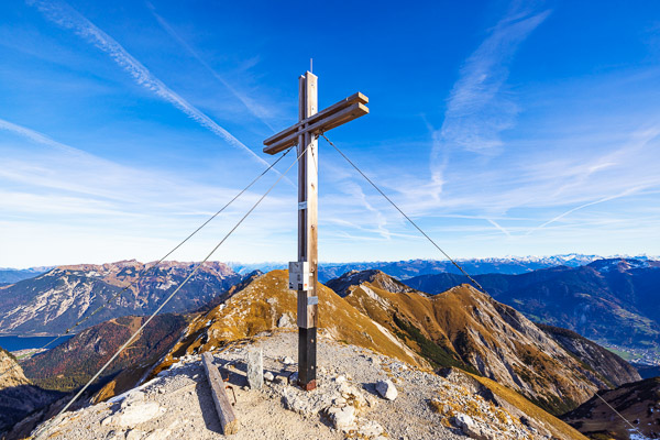 Summit-Crosses-864.jpg