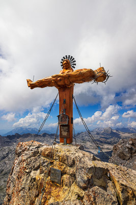 Summit-Crosses-915.jpg