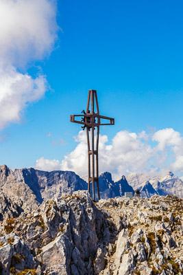 Summit-Crosses-920.jpg