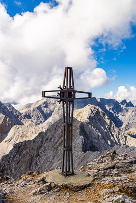 Summit-Crosses-921.jpg