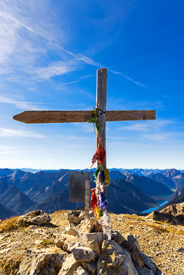 Summit-Crosses-931.jpg