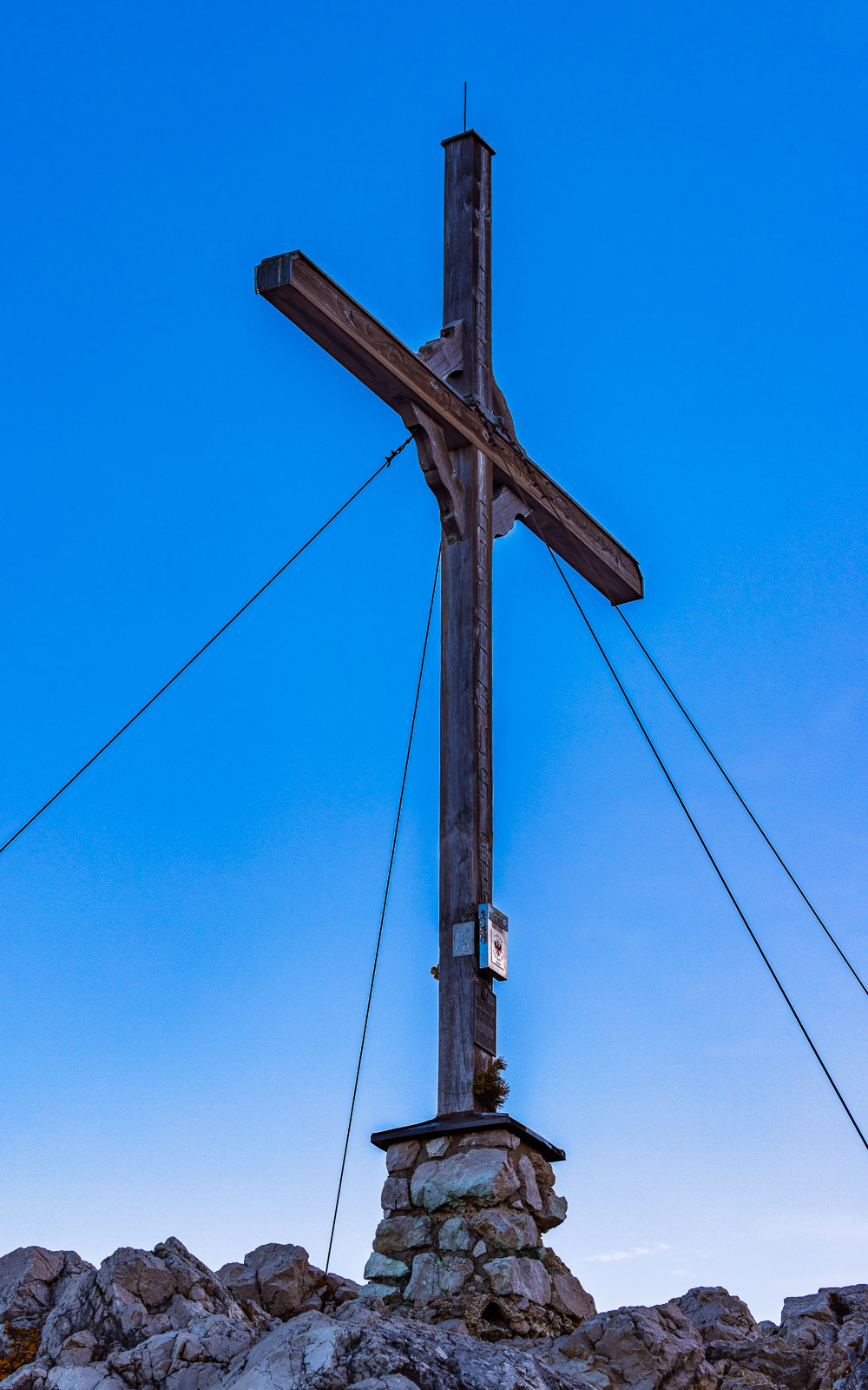 Summit-Crosses-946.jpg
