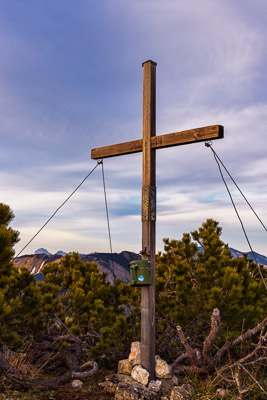 Summit-Crosses-974.jpg