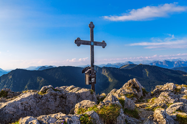 Summit-Crosses-995.jpg